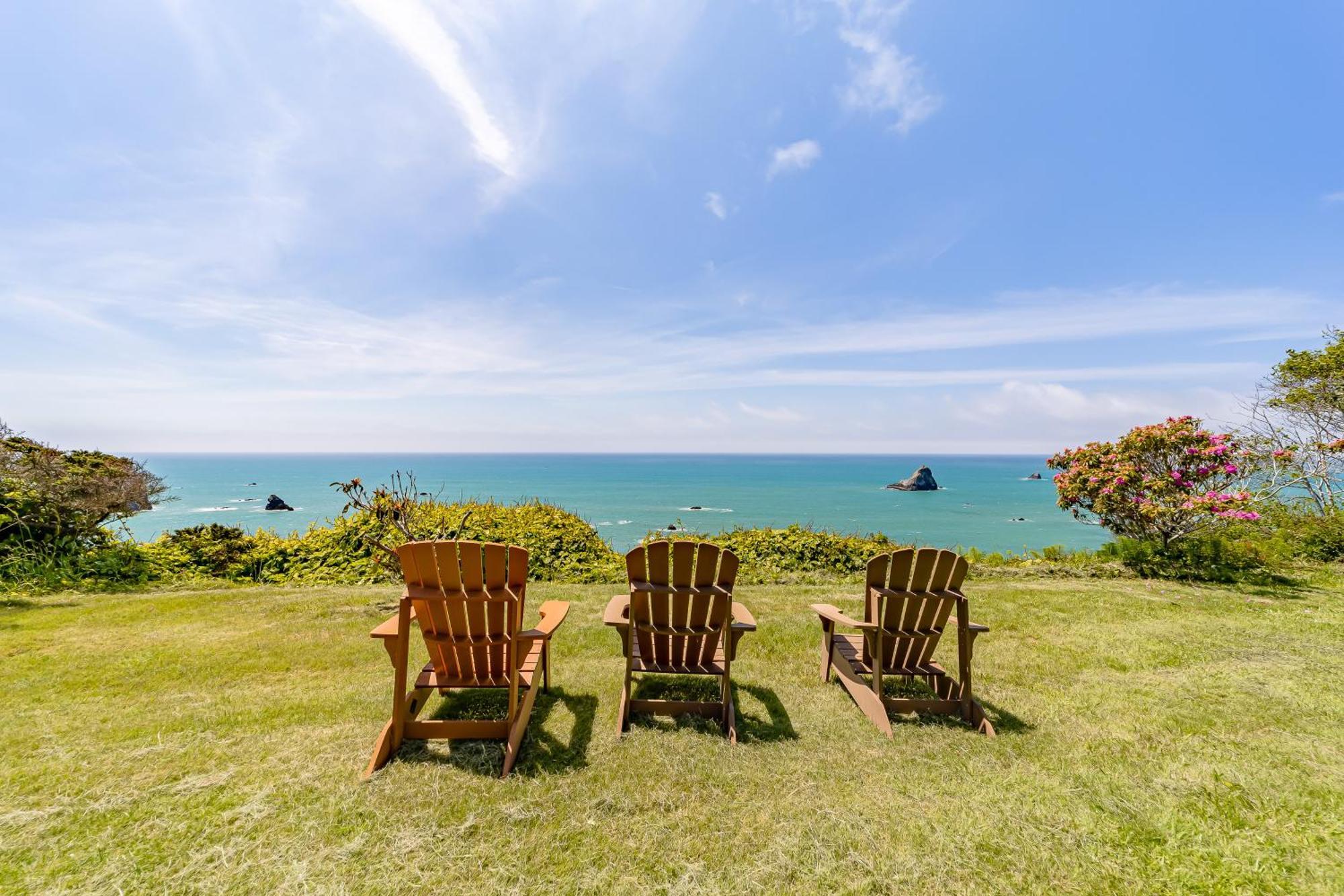 Whale Rock Suites Trinidad Bilik gambar